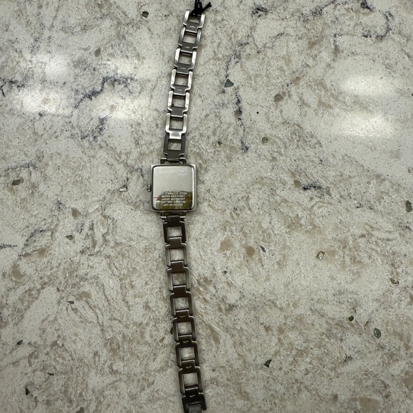 Pre- Owned - Women's Kenneth Cole Silver Sone Stainless Square watch - Picture 8 of 9